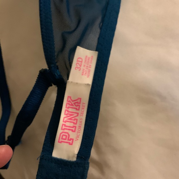 Pink Victoria secret bra - Picture 3 of 4